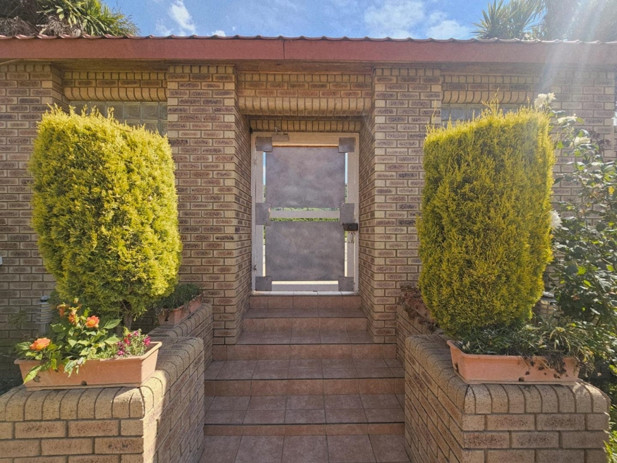 4 Bedroom Property for Sale in Ladybrand Free State